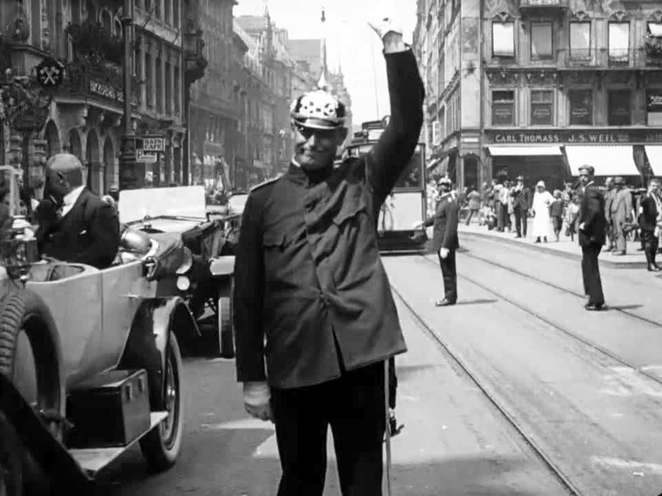 Gefahren der Grosstadt Strasse Foto Foerderverein Filmkultur Bonn eV